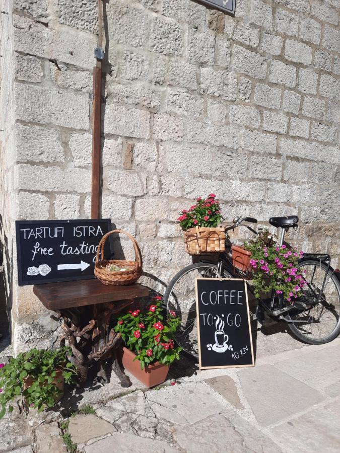 Bed & Breakfast Antico Motovun Exteriör bild
